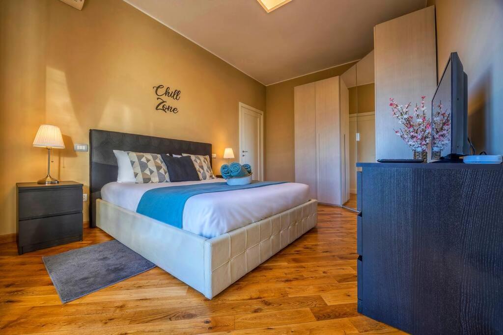 Sunny & Updated Flat With Panoramic City View 50M From M4 Stop Milano Dış mekan fotoğraf
