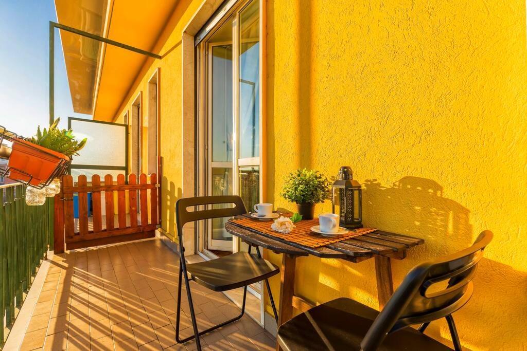 Sunny & Updated Flat With Panoramic City View 50M From M4 Stop Milano Dış mekan fotoğraf