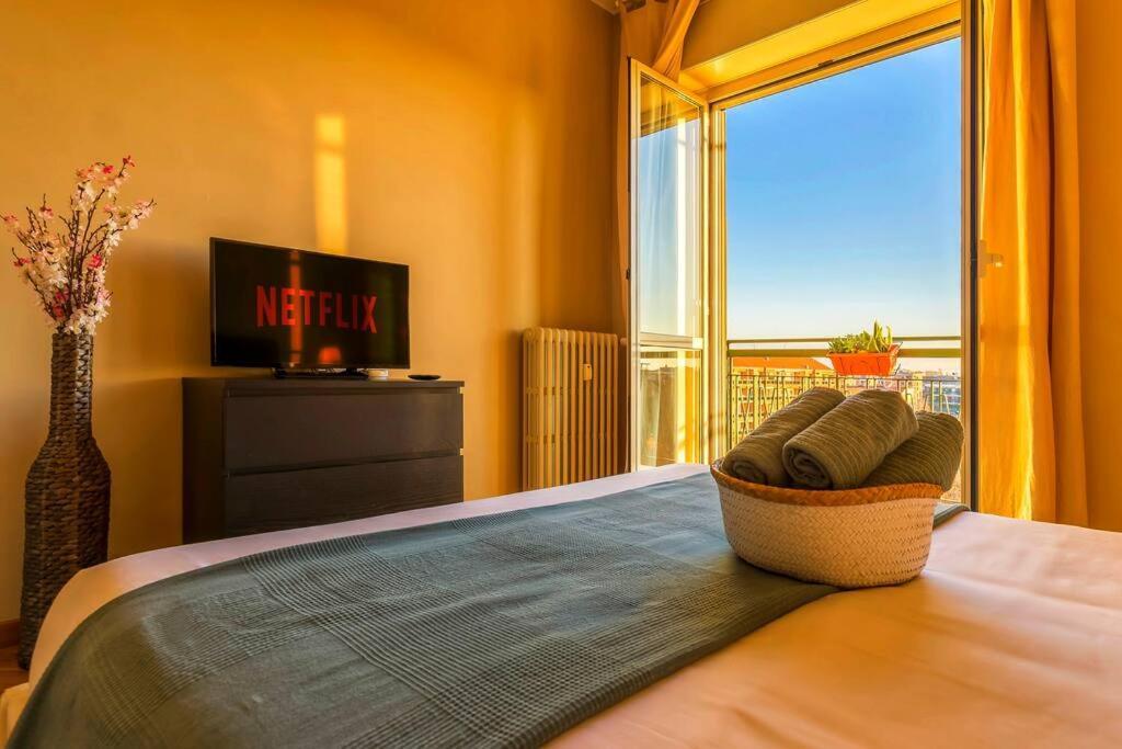 Sunny & Updated Flat With Panoramic City View 50M From M4 Stop Milano Dış mekan fotoğraf