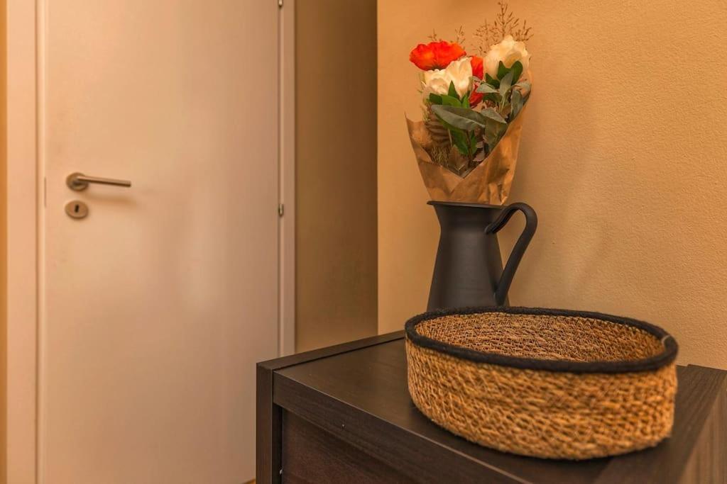 Sunny & Updated Flat With Panoramic City View 50M From M4 Stop Milano Dış mekan fotoğraf