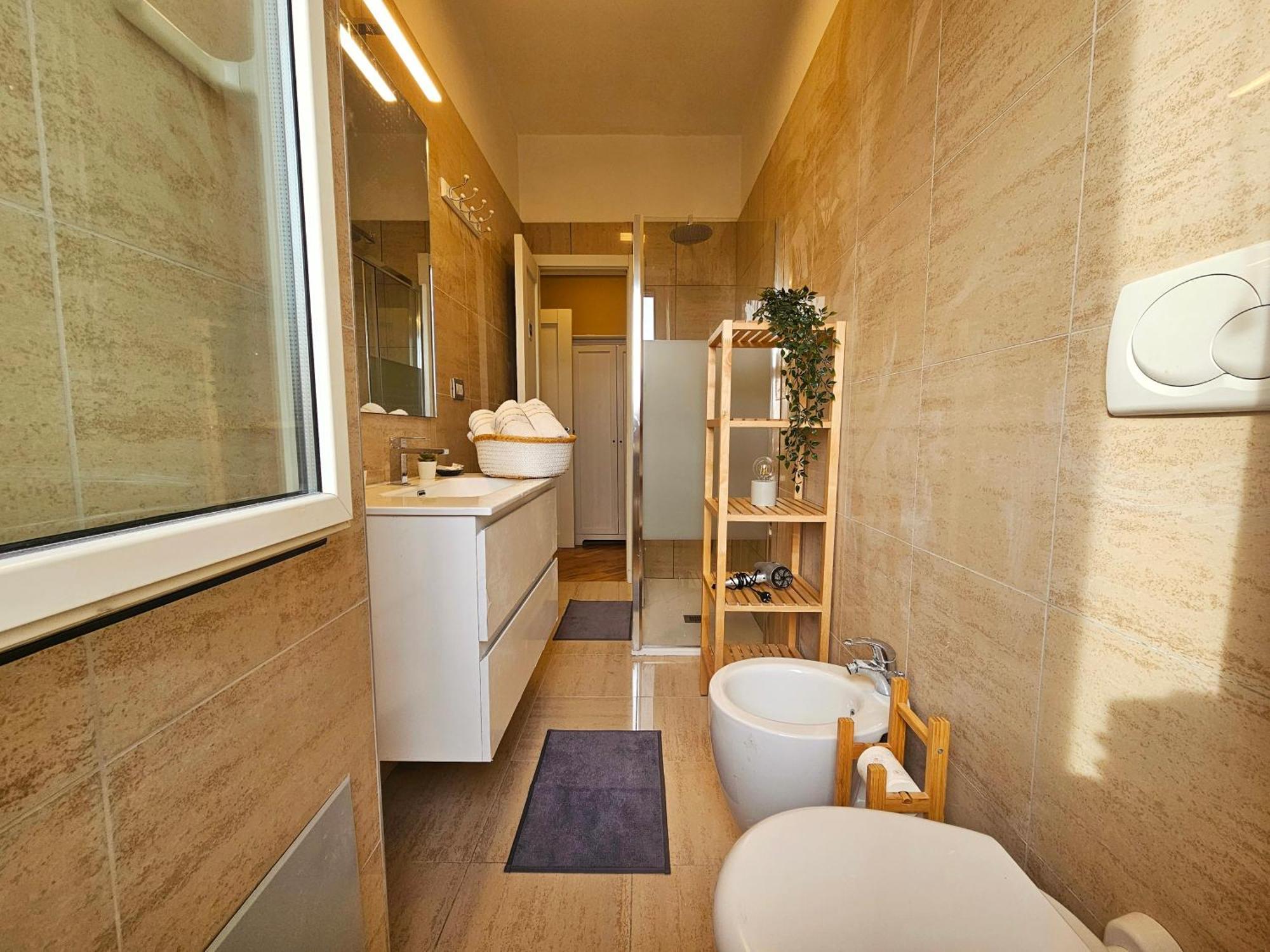 Sunny & Updated Flat With Panoramic City View 50M From M4 Stop Milano Dış mekan fotoğraf
